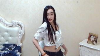 静静女主播揉胸,揉胸画面引发网友热议